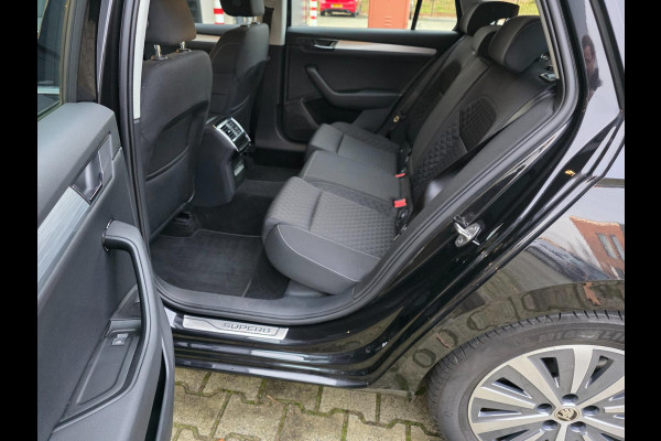 Škoda Superb Combi 1.4 TSI iV Business Edition Plus / STANDKACHEL / AFN.TREKHAAK / CRYSTAL LIGHTING / CAMERA / INCL. GARANTIE !