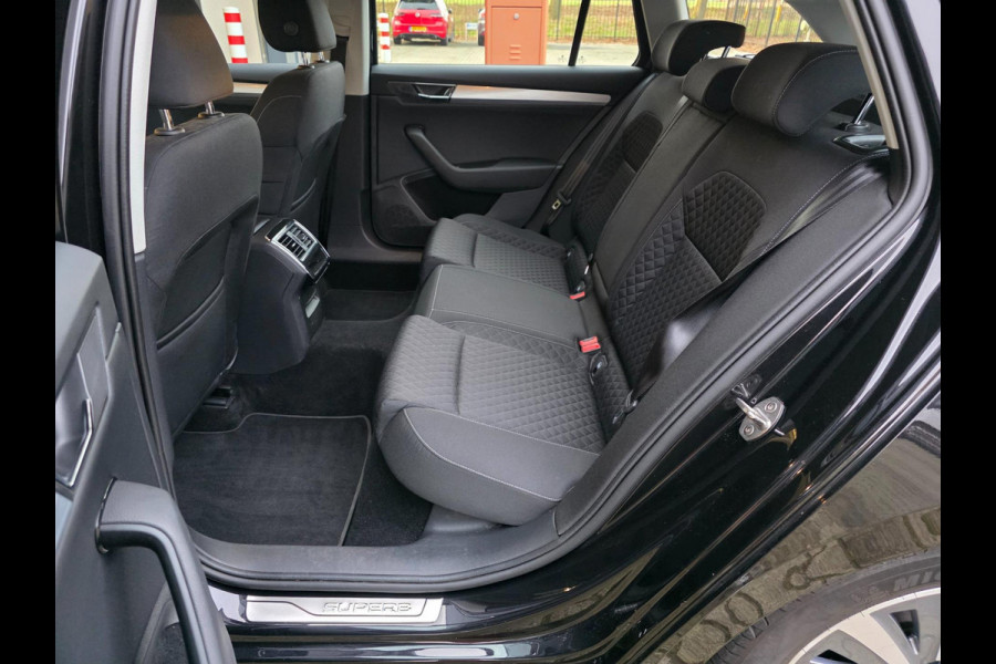 Škoda Superb Combi 1.4 TSI iV Business Edition Plus / STANDKACHEL / AFN.TREKHAAK / CRYSTAL LIGHTING / CAMERA / INCL. GARANTIE !