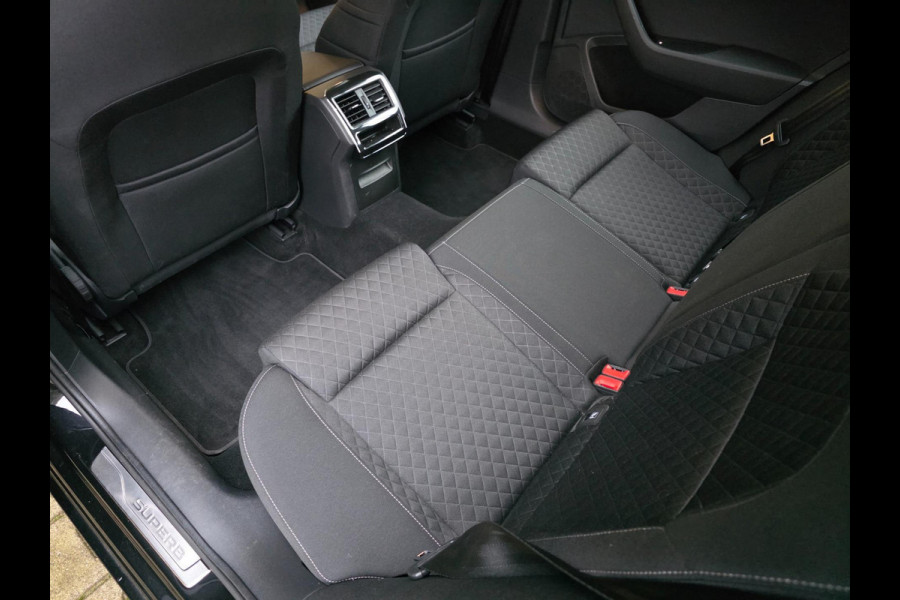 Škoda Superb Combi 1.4 TSI iV Business Edition Plus / STANDKACHEL / AFN.TREKHAAK / CRYSTAL LIGHTING / CAMERA / INCL. GARANTIE !