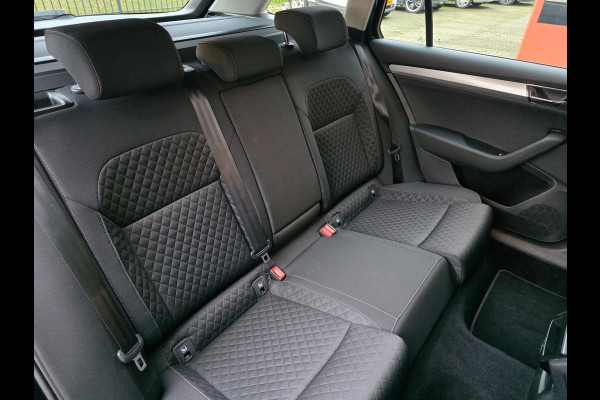 Škoda Superb Combi 1.4 TSI iV Business Edition Plus / STANDKACHEL / AFN.TREKHAAK / CRYSTAL LIGHTING / CAMERA / INCL. GARANTIE !