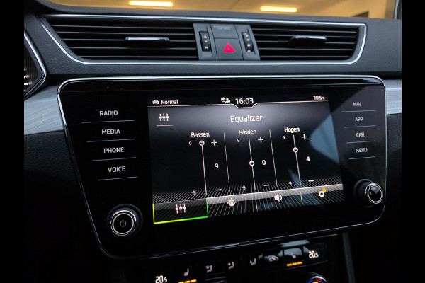 Škoda Superb Combi 1.4 TSI iV Business Edition Plus / STANDKACHEL / AFN.TREKHAAK / CRYSTAL LIGHTING / CAMERA / INCL. GARANTIE !