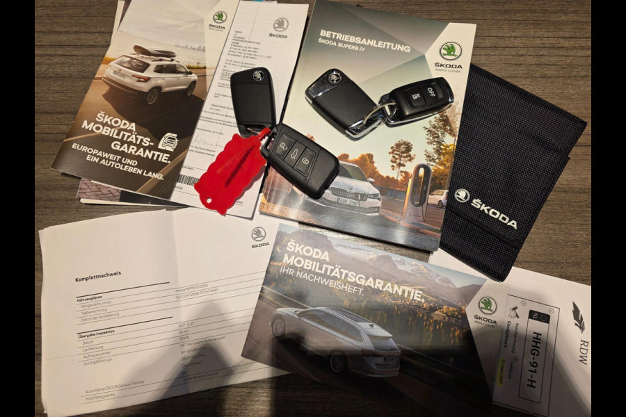 Škoda Superb Combi 1.4 TSI iV Business Edition Plus / STANDKACHEL / AFN.TREKHAAK / CRYSTAL LIGHTING / CAMERA / INCL. GARANTIE !