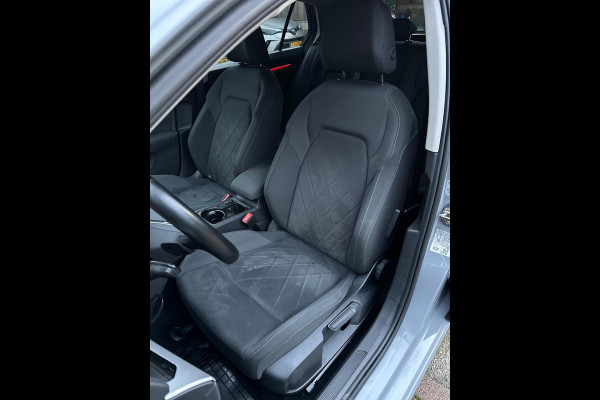 Volkswagen Golf 1.0 eTSI Life CarPlay Nardo Automaat