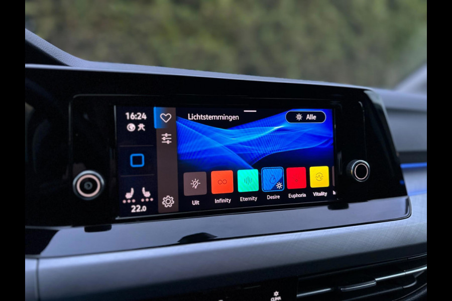 Volkswagen Golf 1.0 eTSI Life CarPlay Nardo Automaat