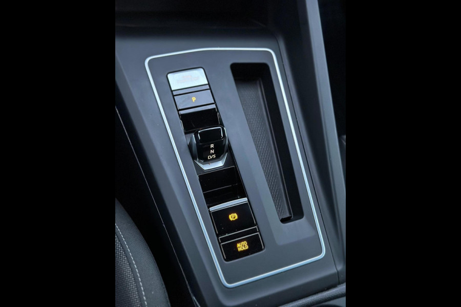 Volkswagen Golf 1.0 eTSI Life CarPlay Nardo Automaat