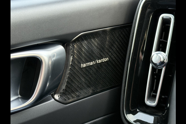 Volvo XC40 1.5 T3 Momentum Pro | CarPlay | H/K | Elek. Achterklep | Camera | 18 inch