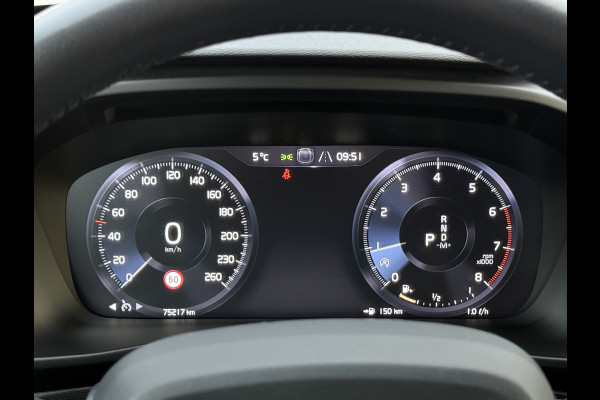 Volvo XC40 1.5 T3 Momentum Pro | CarPlay | H/K | Elek. Achterklep | Camera | 18 inch