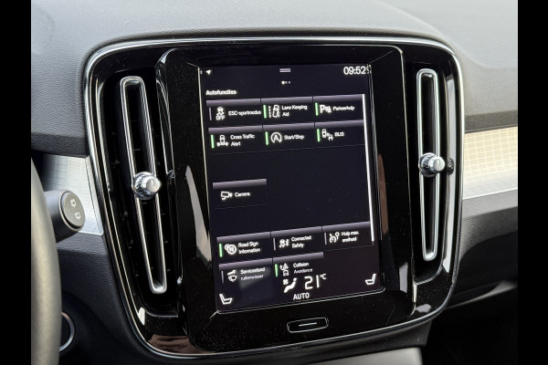 Volvo XC40 1.5 T3 Momentum Pro | CarPlay | H/K | Elek. Achterklep | Camera | 18 inch