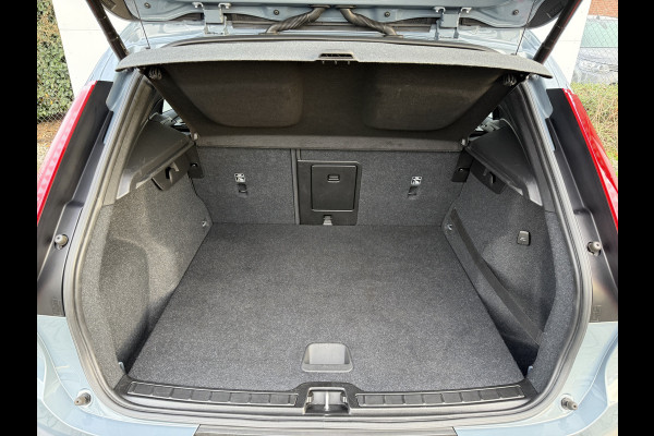 Volvo XC40 1.5 T3 Momentum Pro | CarPlay | H/K | Elek. Achterklep | Camera | 18 inch