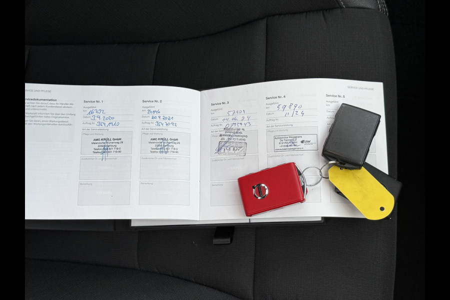 Volvo XC40 1.5 T3 Momentum Pro | CarPlay | H/K | Elek. Achterklep | Camera | 18 inch