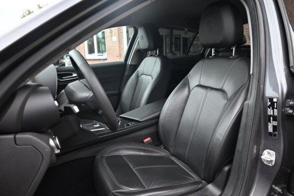 Alfa Romeo Giulia 2.0T Super 200 PK Aut. Xenon Leder Keyless PDC Camera 18''
