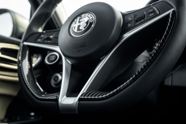 Alfa Romeo Giulia 2.0T Super 200 PK Aut. Xenon Leder Keyless PDC Camera 18''