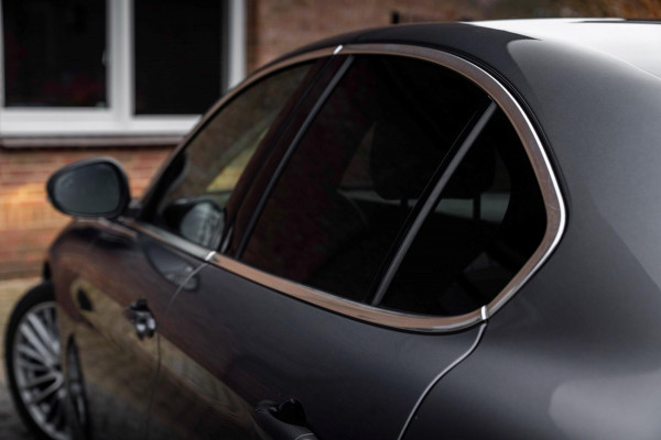 Alfa Romeo Giulia 2.0T Super 200 PK Aut. Xenon Leder Keyless PDC Camera 18''