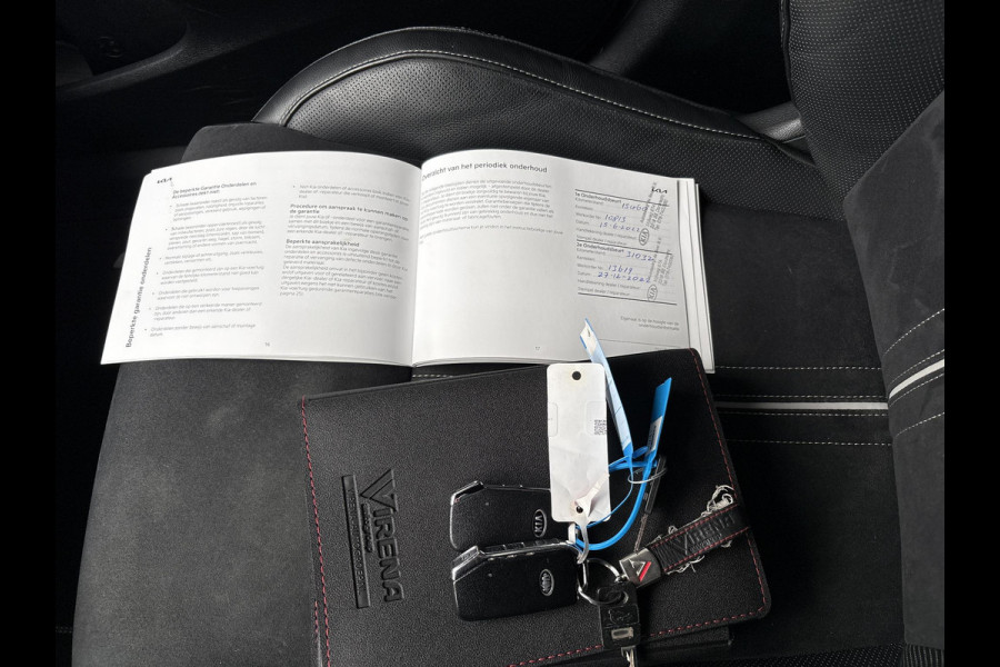 Kia Ceed Sportswagon 1.5 T-GDi MHEV GT-Line Edition | Trekhaak afneembaar | Adaptive cruise control | Stoelverwarming | Stuurwielverwarming  | JBL Speakers | Camera