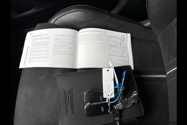 Kia Ceed Sportswagon 1.5 T-GDi MHEV GT-Line Edition | Trekhaak afneembaar | Adaptive cruise control | Stoelverwarming | Stuurwielverwarming  | JBL Speakers | Camera