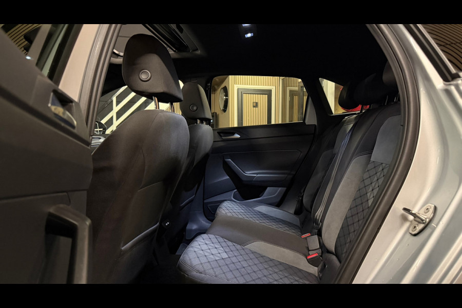 Volkswagen Taigo VERKOCHT! 1.0 TSI 3x R-Line PANO/IQ LIGHTS/KEYLESS/VIRTUAL/CARPLAY/ACC/AUTOMAAT/CAMERA/STOELVERWARMING/BOMVOL!