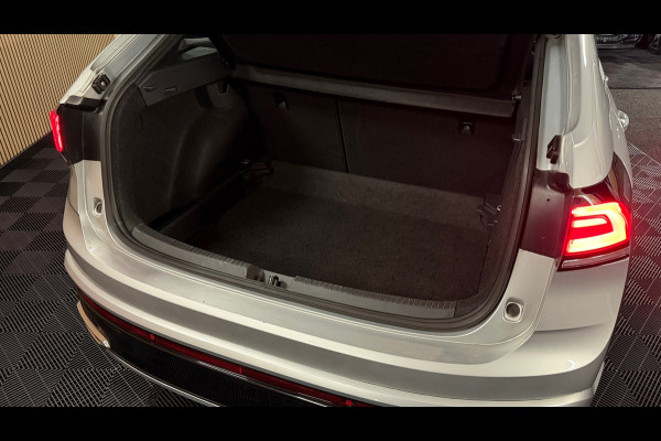 Volkswagen Taigo VERKOCHT! 1.0 TSI 3x R-Line PANO/IQ LIGHTS/KEYLESS/VIRTUAL/CARPLAY/ACC/AUTOMAAT/CAMERA/STOELVERWARMING/BOMVOL!