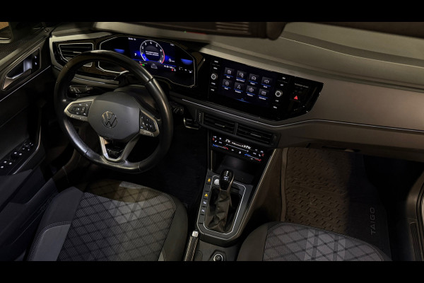 Volkswagen Taigo VERKOCHT! 1.0 TSI 3x R-Line PANO/IQ LIGHTS/KEYLESS/VIRTUAL/CARPLAY/ACC/AUTOMAAT/CAMERA/STOELVERWARMING/BOMVOL!