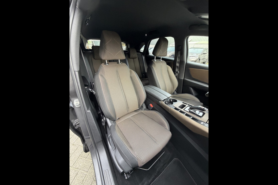 DS Ds 7 Crossback 300pk 4x4 Executive (Trekhaak - Elektrische klep - Camera - Adaptieve Cruise Controle - Keyless Entry - DS LED - Navigatie)