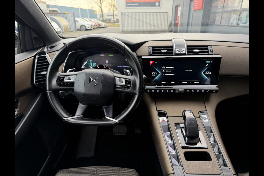DS Ds 7 Crossback 300pk 4x4 Executive (Trekhaak - Elektrische klep - Camera - Adaptieve Cruise Controle - Keyless Entry - DS LED - Navigatie)