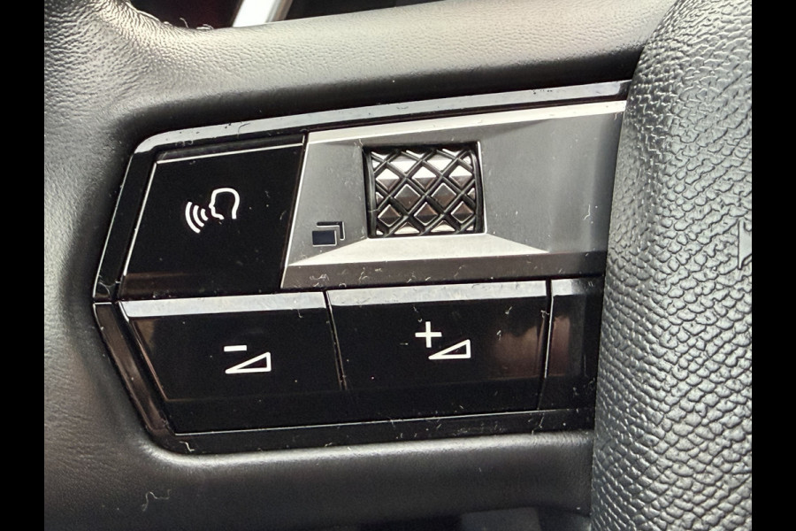 DS Ds 7 Crossback 300pk 4x4 Executive (Trekhaak - Elektrische klep - Camera - Adaptieve Cruise Controle - Keyless Entry - DS LED - Navigatie)