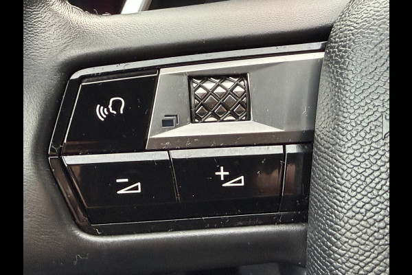 DS Ds 7 Crossback 300pk 4x4 Executive (Trekhaak - Elektrische klep - Camera - Adaptieve Cruise Controle - Keyless Entry - DS LED - Navigatie)