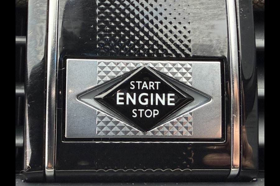 DS Ds 7 Crossback 300pk 4x4 Executive (Trekhaak - Elektrische klep - Camera - Adaptieve Cruise Controle - Keyless Entry - DS LED - Navigatie)