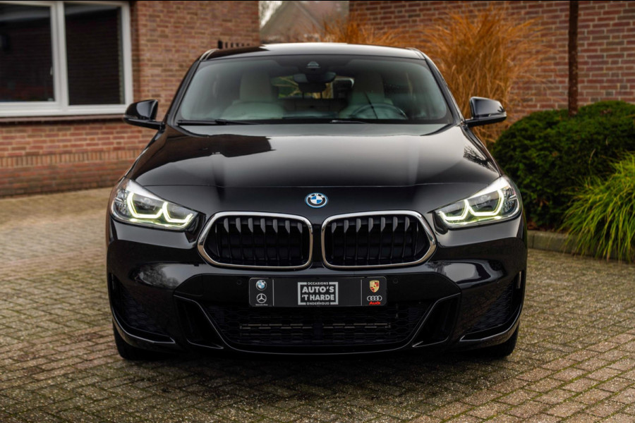 BMW X2 XDrive25e Executive M-Sport 220 PK Dealer o.h Head-Up Camera Leder LED 19''