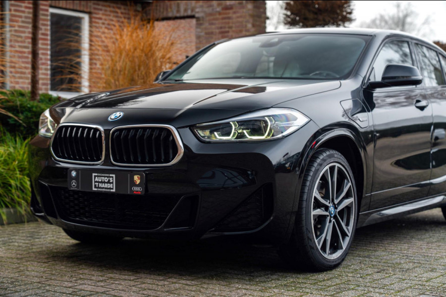 BMW X2 XDrive25e Executive M-Sport 220 PK Dealer o.h Head-Up Camera Leder LED 19''