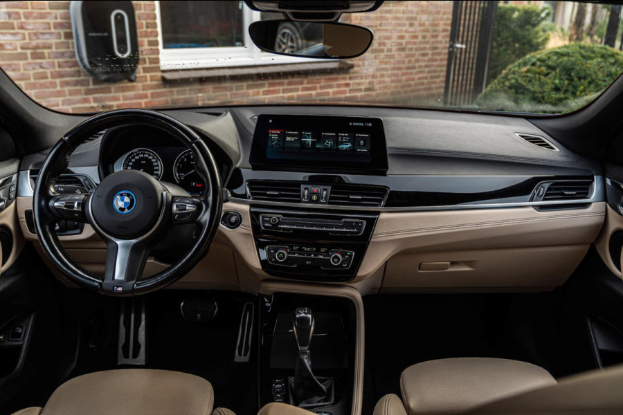 BMW X2 XDrive25e Executive M-Sport 220 PK Dealer o.h Head-Up Camera Leder LED 19''