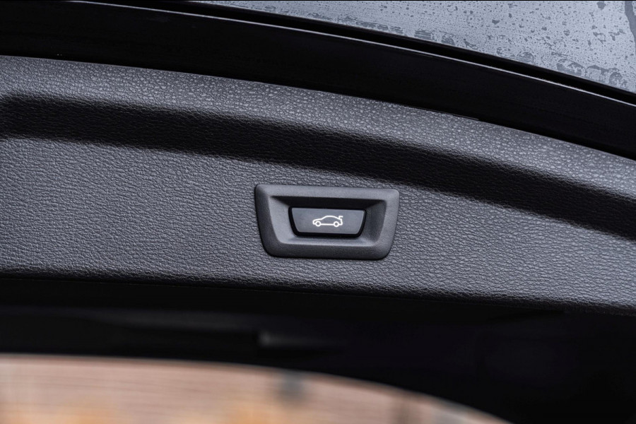 BMW X2 XDrive25e Executive M-Sport 220 PK Dealer o.h Head-Up Camera Leder LED 19''