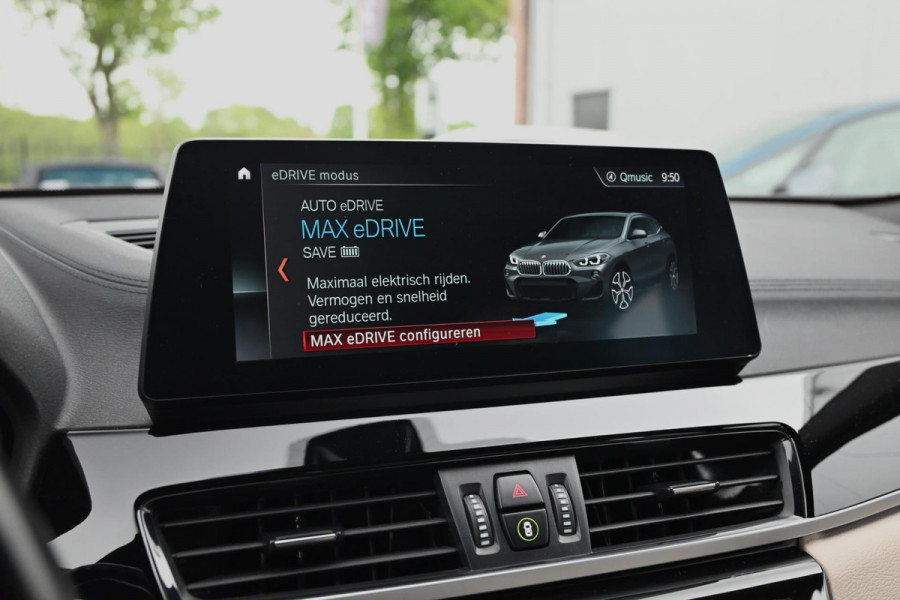 BMW X2 XDrive25e Executive M-Sport 220 PK Dealer o.h Head-Up Camera Leder LED 19''