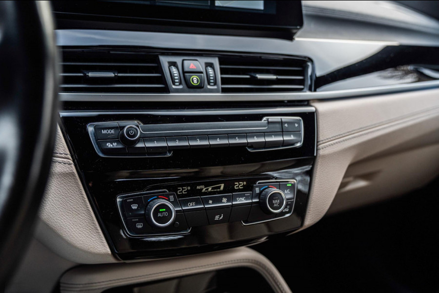 BMW X2 XDrive25e Executive M-Sport 220 PK Dealer o.h Head-Up Camera Leder LED 19''