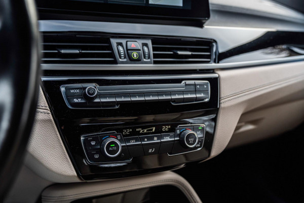 BMW X2 XDrive25e Executive M-Sport 220 PK Dealer o.h Head-Up Camera Leder LED 19''