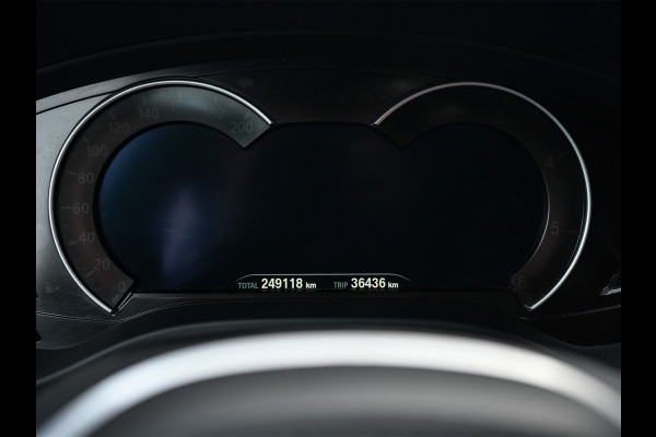 BMW X3 xDrive30d High Executive · M-Sport Pro · Comfort access · Head-up · Adaptive cruise · Stuurverwarming · Stoelverwarming · Bmw la