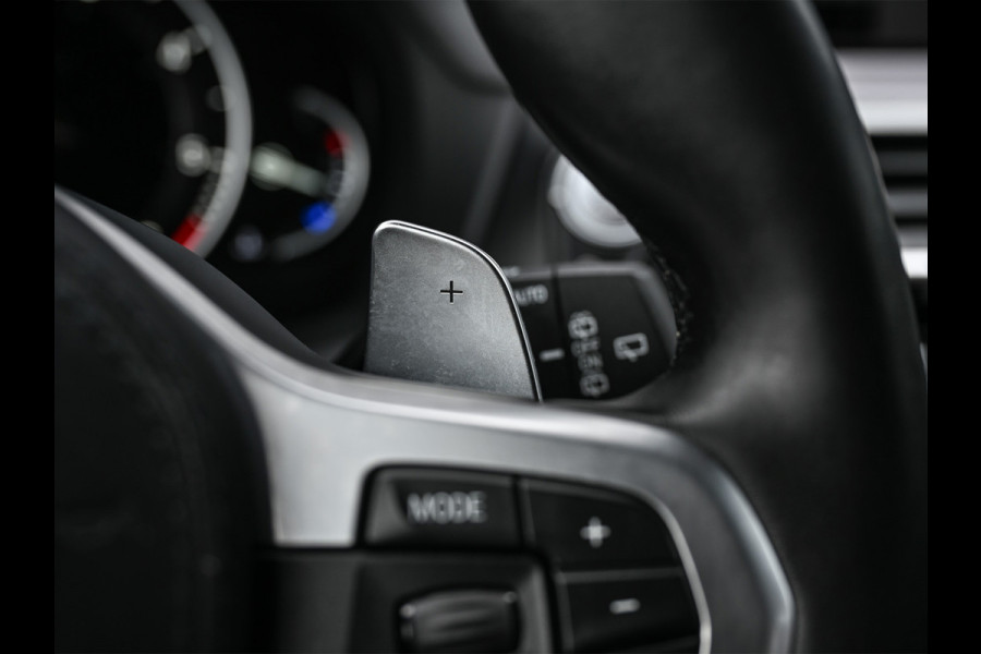 BMW X3 xDrive30d High Executive · M-Sport Pro · Comfort access · Head-up · Adaptive cruise · Stuurverwarming · Stoelverwarming · Bmw la