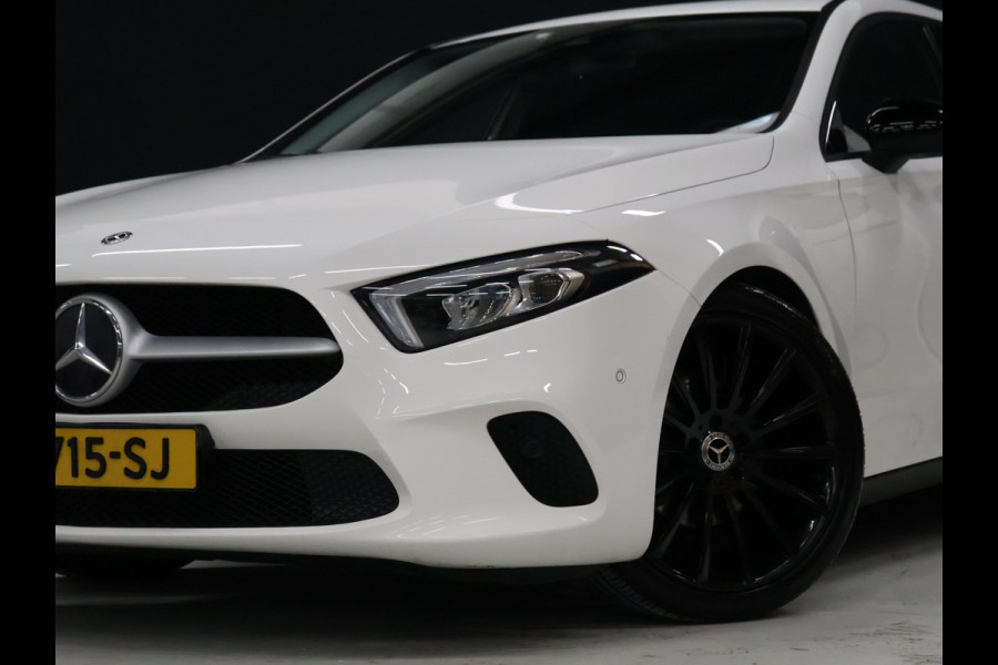 Mercedes-Benz A-Klasse 160 Business Solution [CRUISE CONTROL, APPLE CARPLAY, ACHTERUITRIJCAMERA, PDC V+A, LANE ASSIST, STOELVERWARMING, AUTOMATISCHE AIRCO, LICHTMETALEN VELGEN, NIEUWSTAAT]
