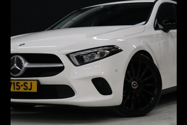 Mercedes-Benz A-Klasse 160 Business Solution [CRUISE CONTROL, APPLE CARPLAY, ACHTERUITRIJCAMERA, PDC V+A, LANE ASSIST, STOELVERWARMING, AUTOMATISCHE AIRCO, LICHTMETALEN VELGEN, NIEUWSTAAT]