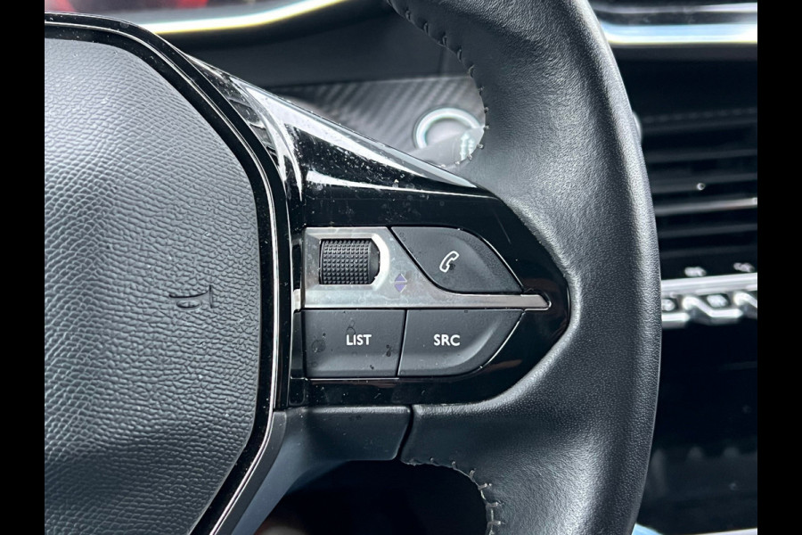 Peugeot 2008 BWJ 2021 | 1.2PT 101PK Allure | TREKHAAK | CAMERA A | CLIMA | NAVI | CRUISE | PRIVACY GLASS | CARPLAY |