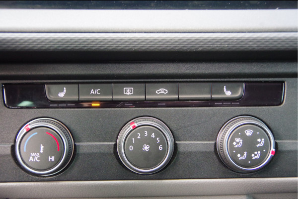 Volkswagen Transporter 2.0 TDI L2 150PK AUT. DC-5P, LED, 2X SCHUIFDEUR, TREKHAAK, NAVI, CRUISE, LEDER STUUR, PARKEERSENSOREN, MISTLAMPEN, DUBBELE CABIN