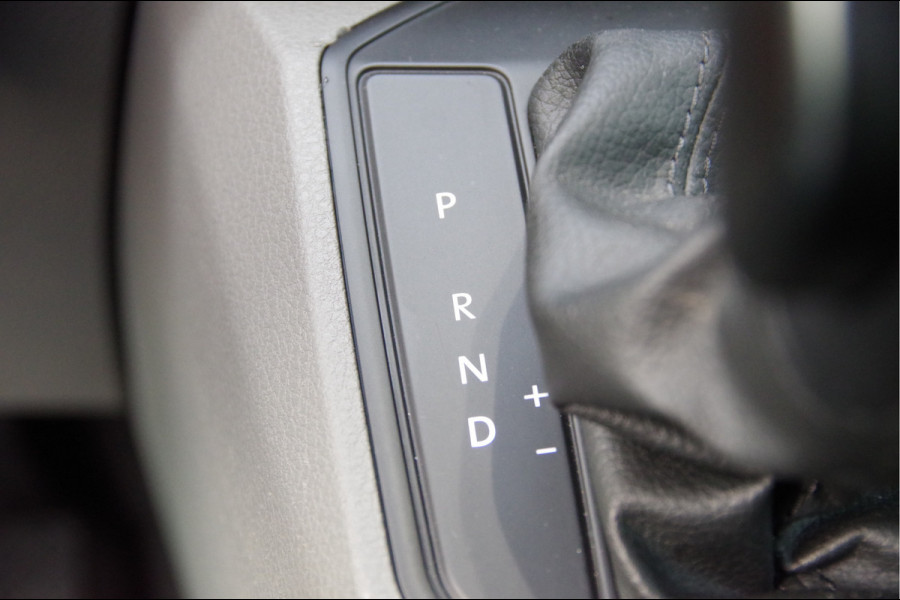 Volkswagen Transporter 2.0 TDI L2 150PK AUT. DC-5P, LED, 2X SCHUIFDEUR, TREKHAAK, NAVI, CRUISE, LEDER STUUR, PARKEERSENSOREN, MISTLAMPEN, DUBBELE CABIN