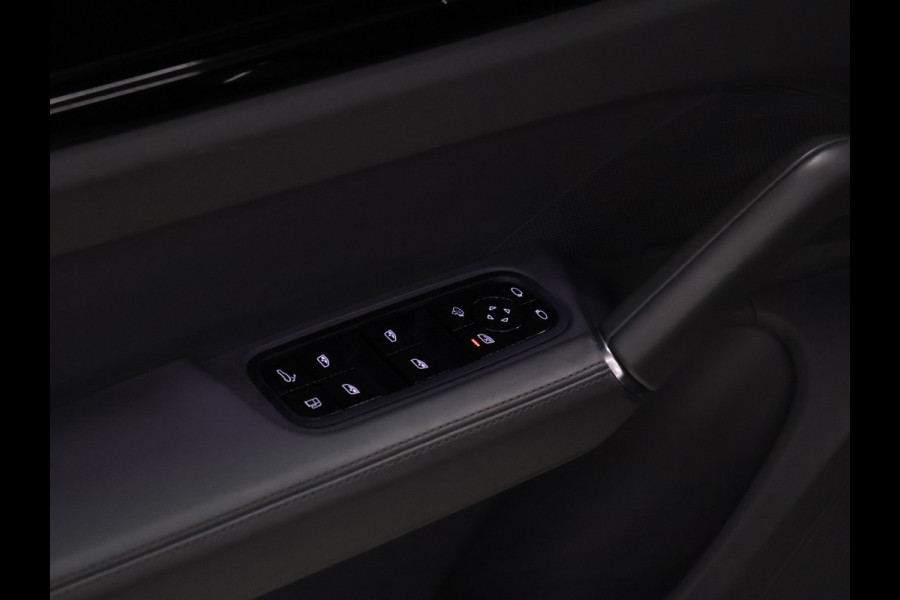 Porsche Cayenne Coupé 3.0 E-Hybrid [ADAPTIVE SPORT SEAT PLUS, LUCHTVERING, SPORT CHRONO, MEMORY SEATS, APPLE CARPLAY, ADAPTIVE CRUISE CONTROL, BOSE, HUD, 360 CAMERA, PDC V+A, STOELVERWARMING, ELEKTRISCHE ACHTERKLEP, NIEUWSTAAT