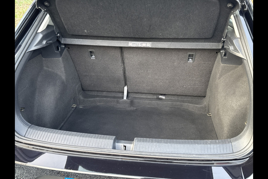 Volkswagen T-Roc TSI 150PK DSG STYLE CARPLAY/ACC/PDC