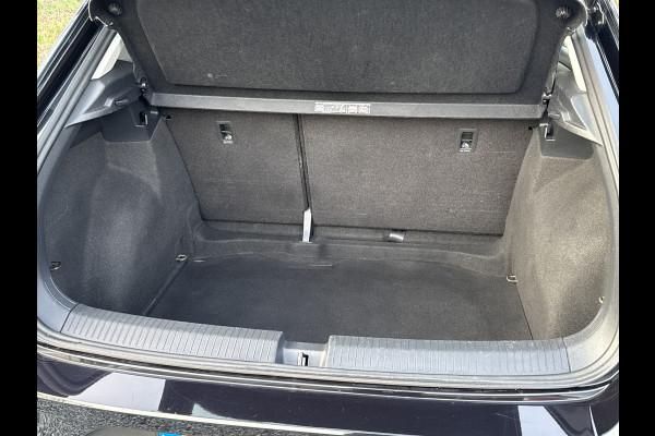 Volkswagen T-Roc TSI 150PK DSG STYLE CARPLAY/ACC/PDC