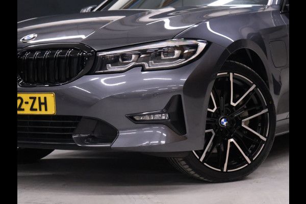 BMW 3-serie 330e eDrive Sport [TREKHAAK, CRUISE CONTROL, APPLE CARPLAY, ANDROID AUTO, ACHTERUITRIJCAMERA, PDC V+A, STOELVERWARMING, AUTOMATISCHE AIRCO, BMW LED, NIEUWSTAAT]