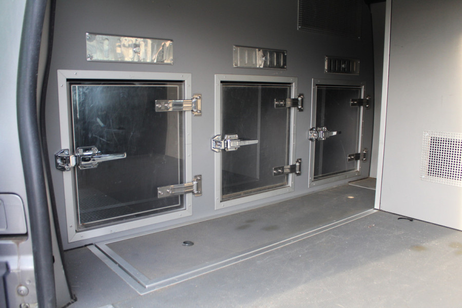 Citroën Jumpy XL 2.0 BlueHDI 180PK E6 Automaat M Club L3 -- professionele honden inrichting --