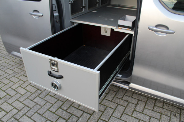 Citroën Jumpy 2.0 BlueHDI 180PK E6 Aut. M Club L2 - honden inrichting - ex overheid