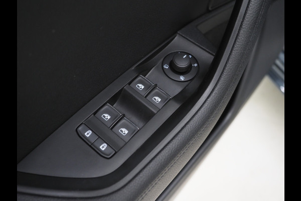 Škoda Superb Combi 1.4 TSI iV Laurin & Klement | Leder | Massage | Canton | Trekhaak | Camera | Memory | Adaptive Cruise