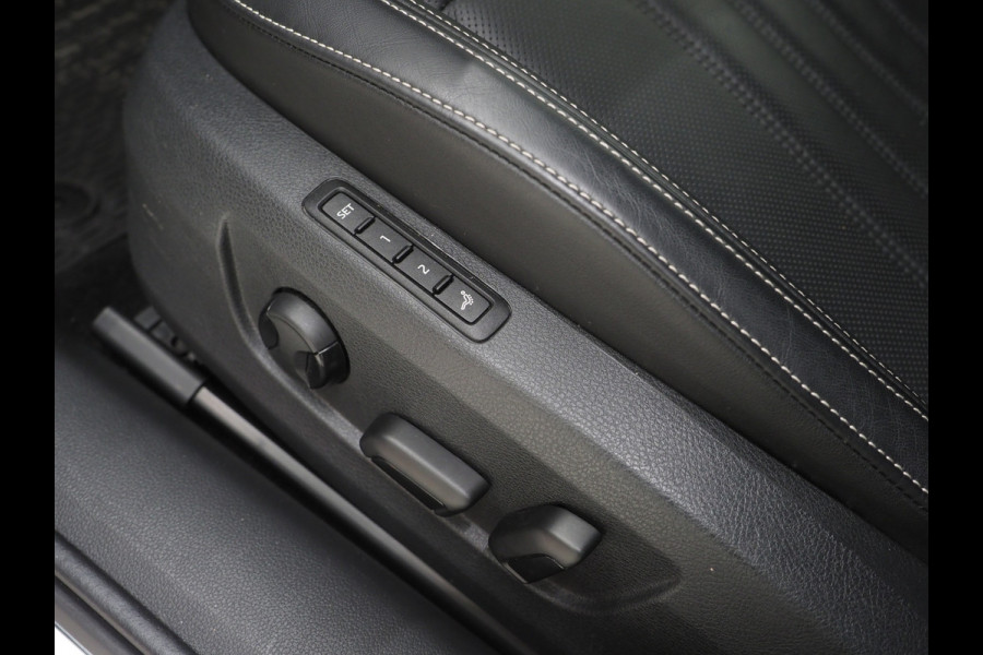 Škoda Superb Combi 1.4 TSI iV Laurin & Klement | Leder | Massage | Canton | Trekhaak | Camera | Memory | Adaptive Cruise
