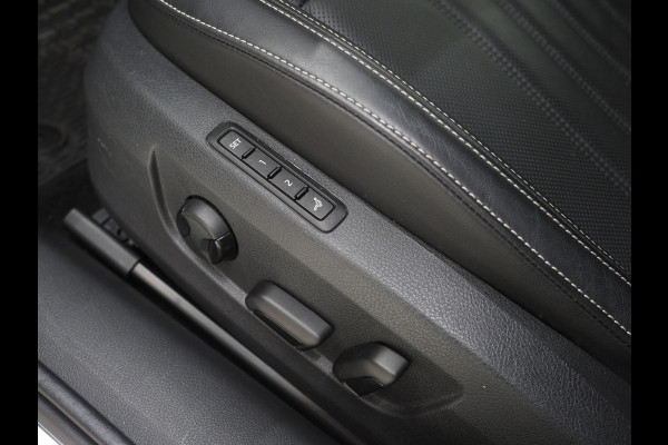 Škoda Superb Combi 1.4 TSI iV Laurin & Klement | Leder | Massage | Canton | Trekhaak | Camera | Memory | Adaptive Cruise